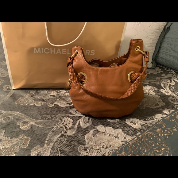 Michael Kors Handbag - Picture 4 of 9